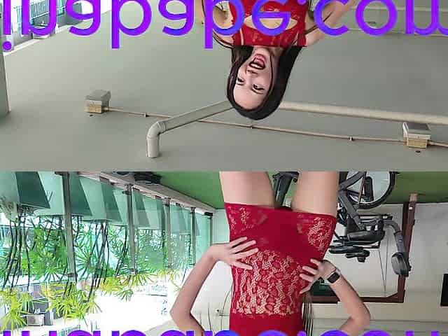 Hawt Small Amateur Cutie Showing Her Large Butt Moves And Curves