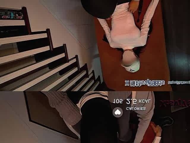 Zip up private yoga panties and snow boots for life contrast
