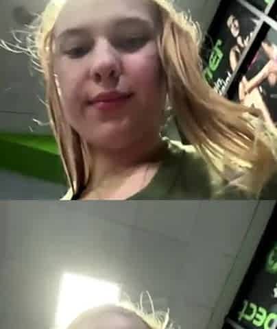 Masturbating snatch close up