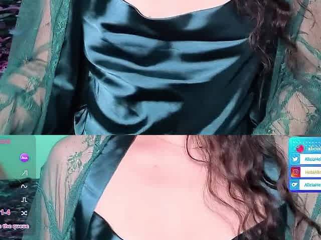 Small Oriental Domme Stretches her Vagina to Celebrate Morning Time