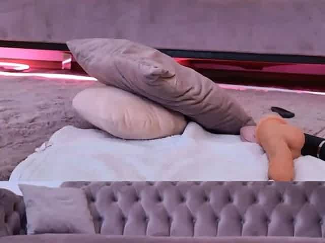 Hot Brunette Finger Fucking Herself to a Shaking Orgasm