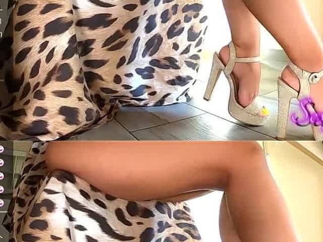Sexydea Flashing Pussy at Live Webcam
