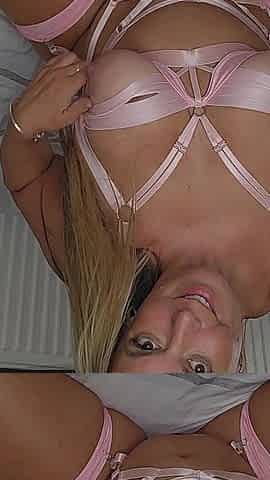 Maisie Lewis Fingers Herself in Pink Lingerie.mp4