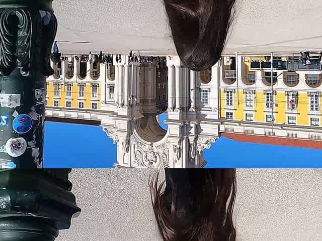 Extreme and risky public flashing in Lisbon - DOLLSCULT