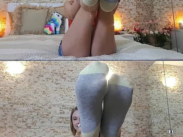 Girlfriend gives u insanely hawt sockjob
