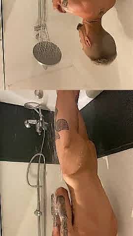Me masturbo en la ducha del hotel