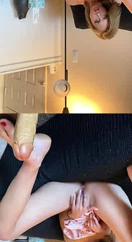 Blonde solo toying