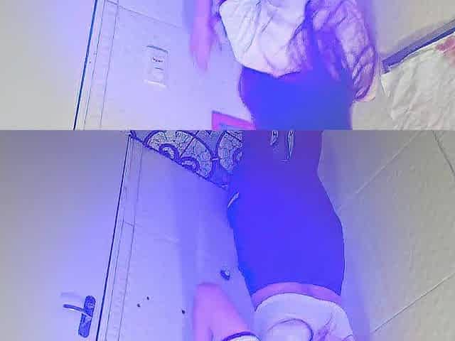 Doxy bangs with a stranger in the bath of a bar!