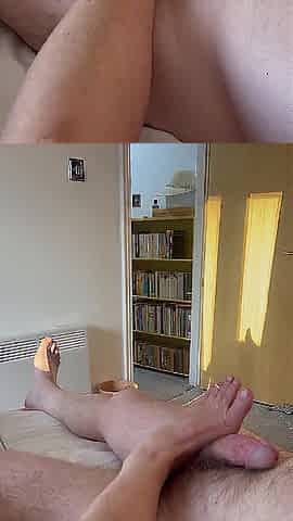 Footjob and cum on natural toes