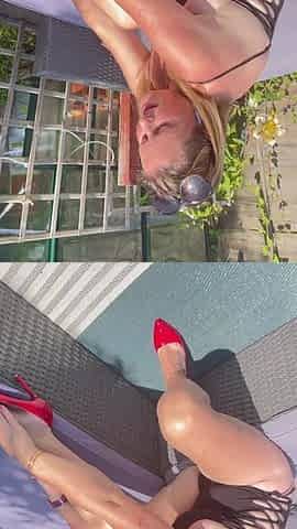 Marie's Public Pussy Play