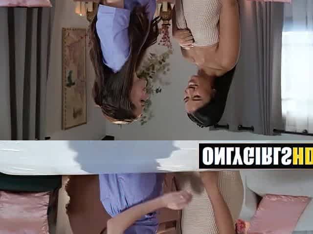 Lesbo 3some Massage