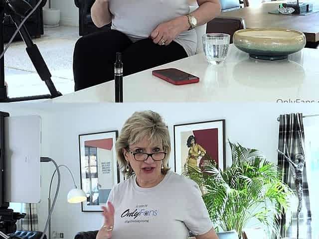 Blonde solo jerking off