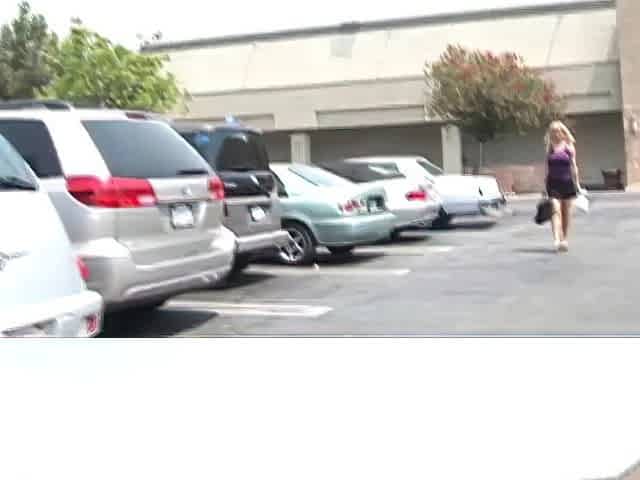 Absolutely Tabitha Gets Caught by a Ebony Gangster on the Interracial Cougar Hunt