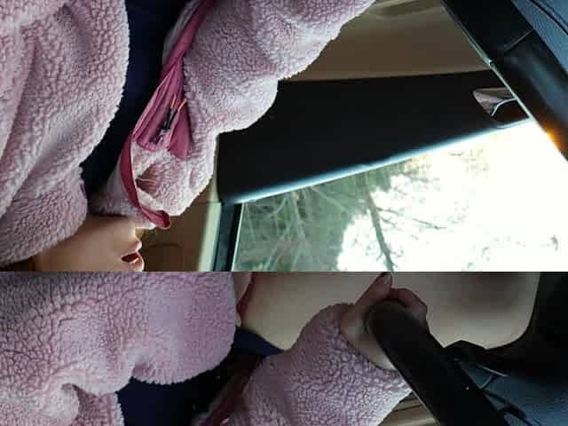 The Depraved MILF Went Out of Town to Masturbate Her Pussy in the Car