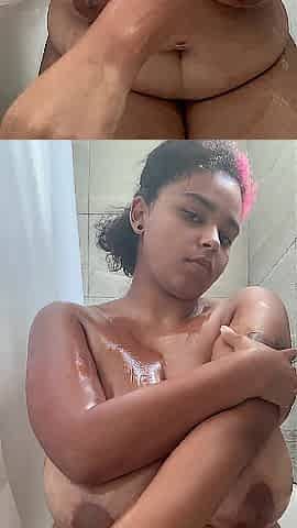 Breasty curvy Sweetheart does oily baths tease