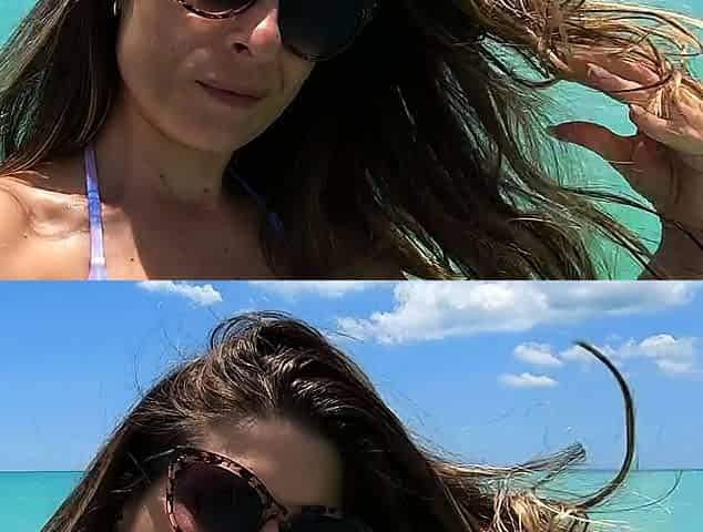 Close up MILF masturbation