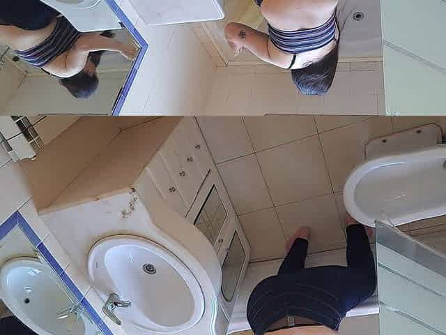 Maid Bathroom Cum on Feet