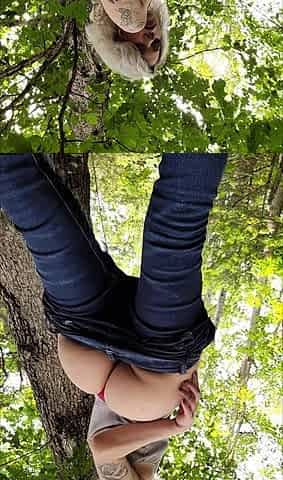 Blonde amateur enjoys the feeling of masturbating outdoors