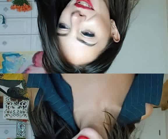 Big Tits Webcam Girl Shows Off Her Wonderful Boobs