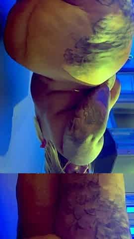 amateur raintree03 flashing ass on live webcam