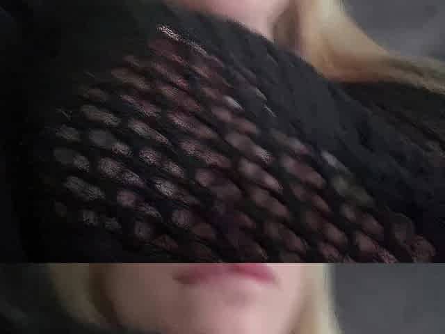 My snatch is wet throughout my pants, I can't stop myself from cum
