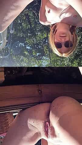 Pissing Outdoors Comp