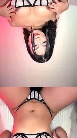 Amateur brunette double toying on webcam