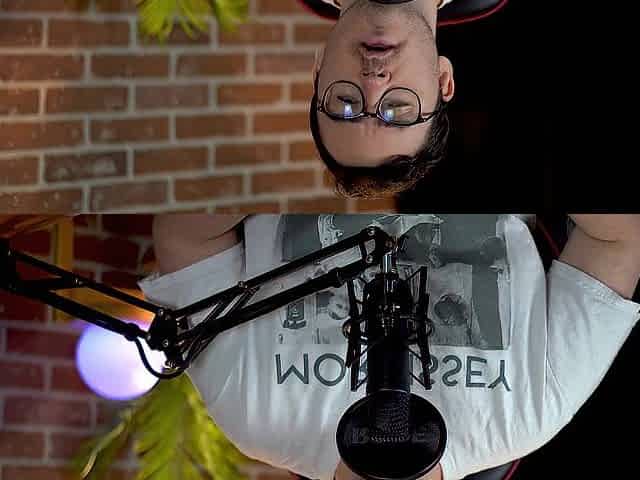 Cute Nerd Reads to U ASMR Stephen Kings IT