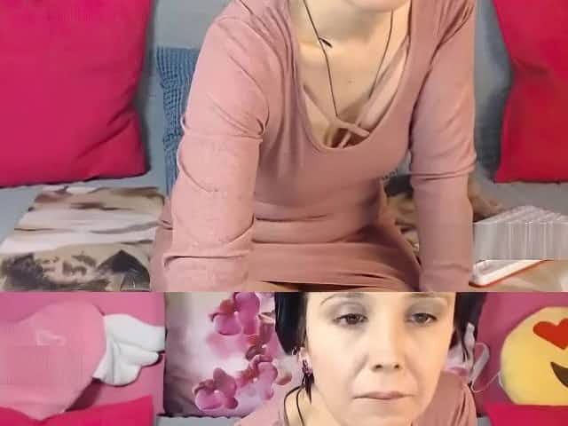 brunette frigidity milf first time on webcam try to cum