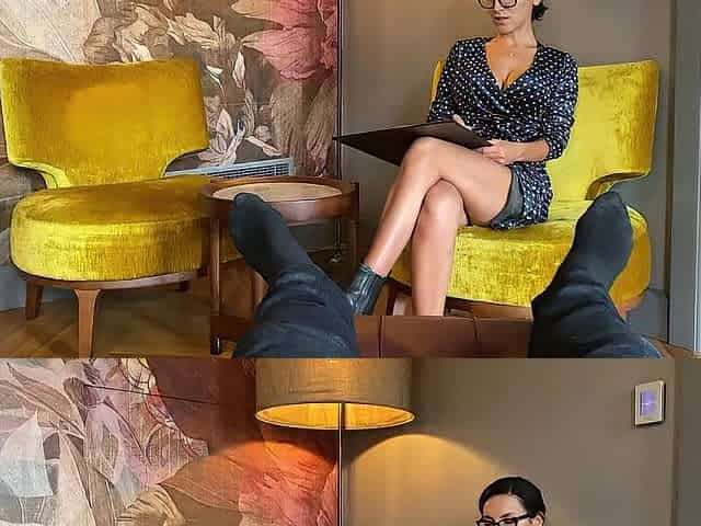 hot large-boobed psychologist in a velvet costume sucks a weenie and screws with her patient