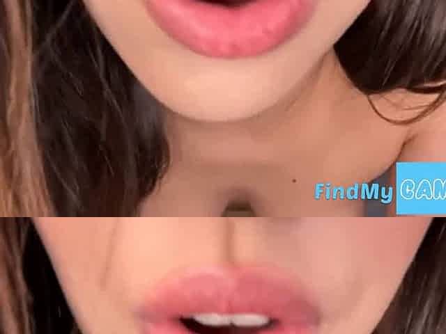 Latina Teen Plays With Her Huge Ass On Webcam
