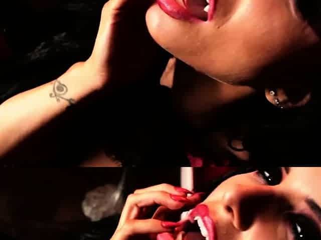 Romi Rain The Vampire Masturbates