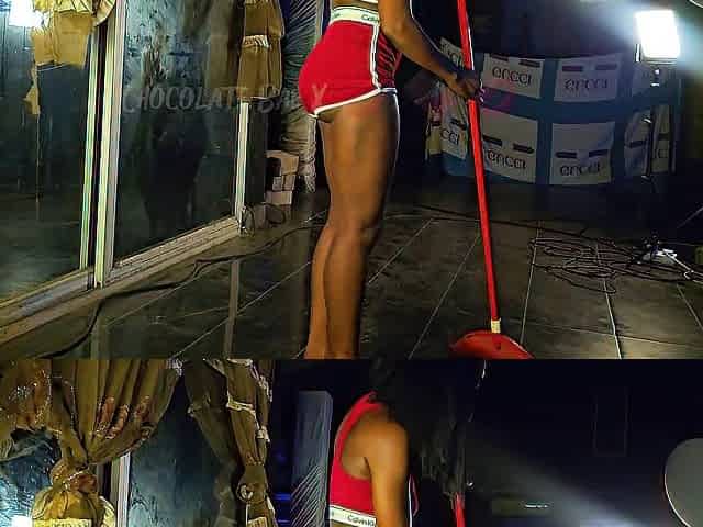 Sexxxy sweeping so I twerk my WET BOOTY for you dad!!
