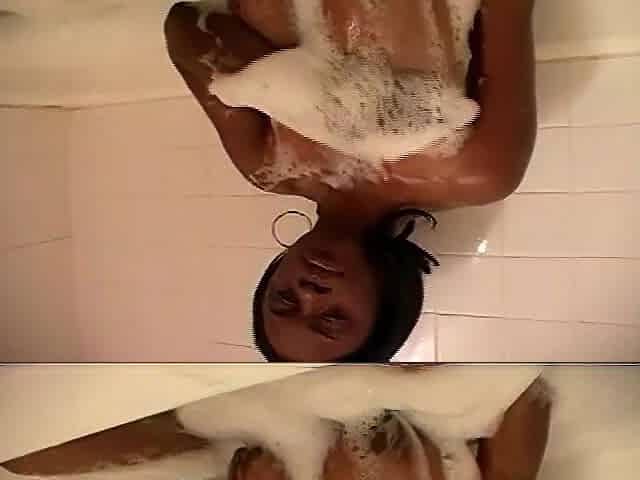 Team Busty: Lola: in the Bath