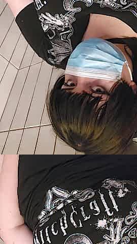 Alternative teen rubs her vagina in a public bath????
