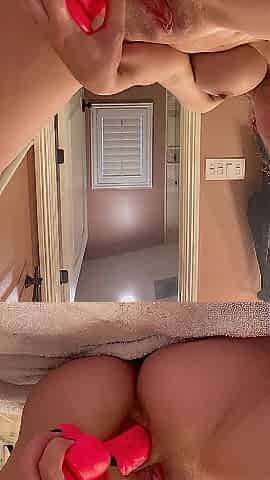 Like how I stretch this butt?