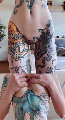 Blonde amateur gives webcam show with toys