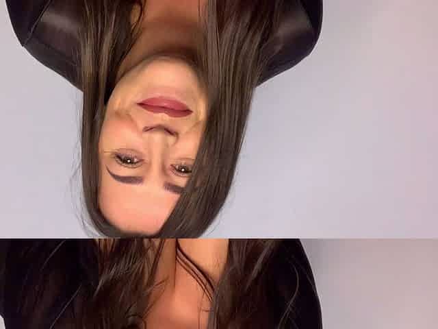 Big boobed babe masturbating