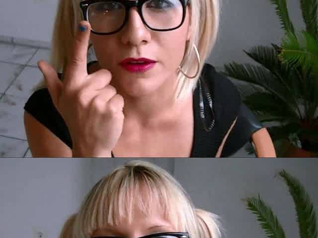 amateur little izzi flashing ass on live webcam