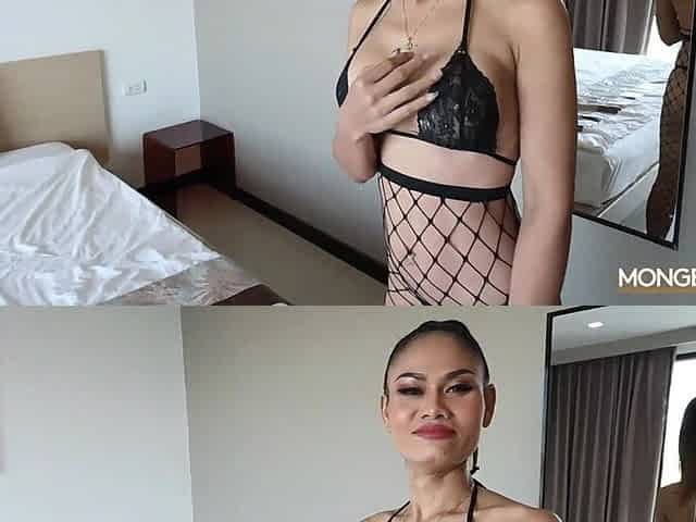 Thai MILF Gives Special Massage