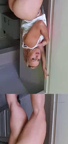 amateur amali2015 flashing ass on live webcam