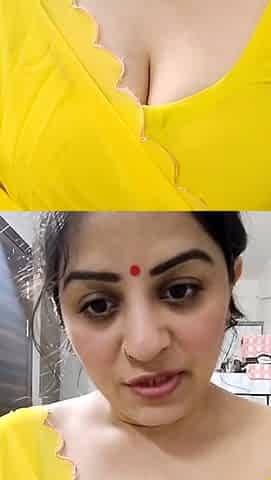 Instagram Influencer Vandana Pathak Live Showing Pink Bra
