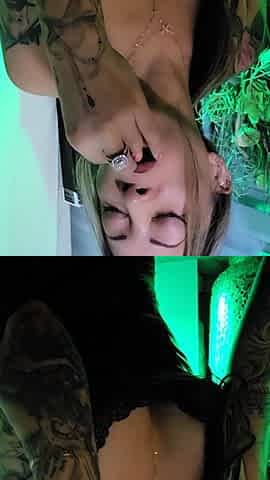 Pissing masturbating babe solo toy play