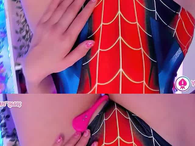 Spider Beauty Blows your wang