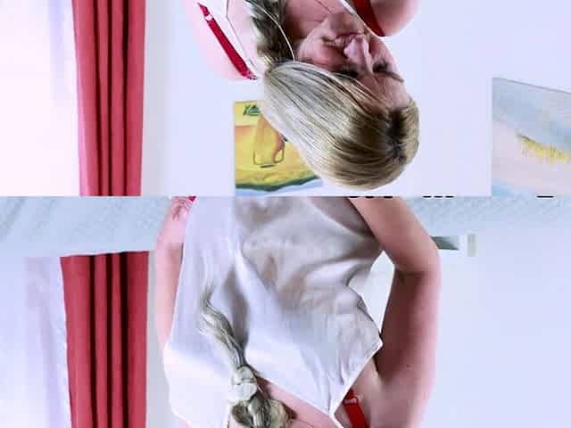 Mature lady Dominica treats herself to an orgasm