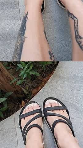 Sweet Feet in Flip-flops on the Street