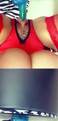 Close up solo beauty toying ass
