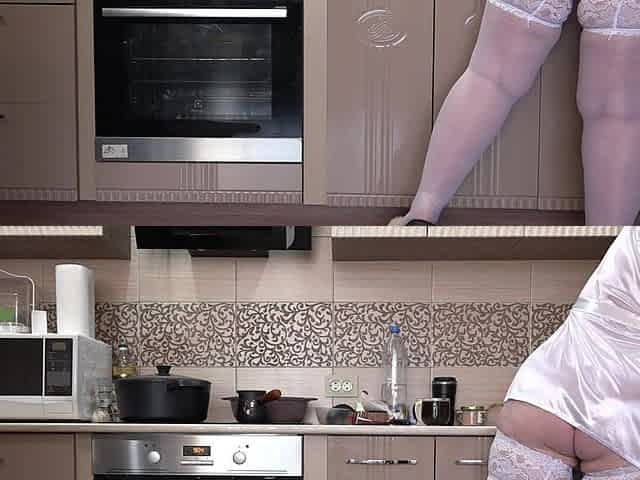 A Mature Wife Without Panties Makes Me Breakfast. and a Home Cam Watches. a Chubby MILF Behind the Scenes.