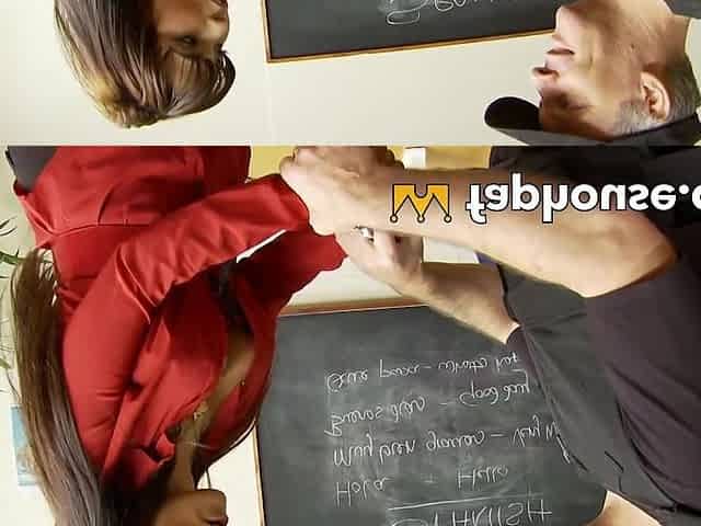 Seductive porn actress in tights gets her butt fucking invasion