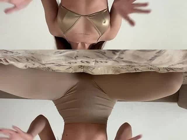 Stretching Leggings Wet Pussy